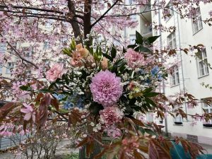 Ihana pastellinsävyinen kukkakimppu äitienpäivään Florannasta.